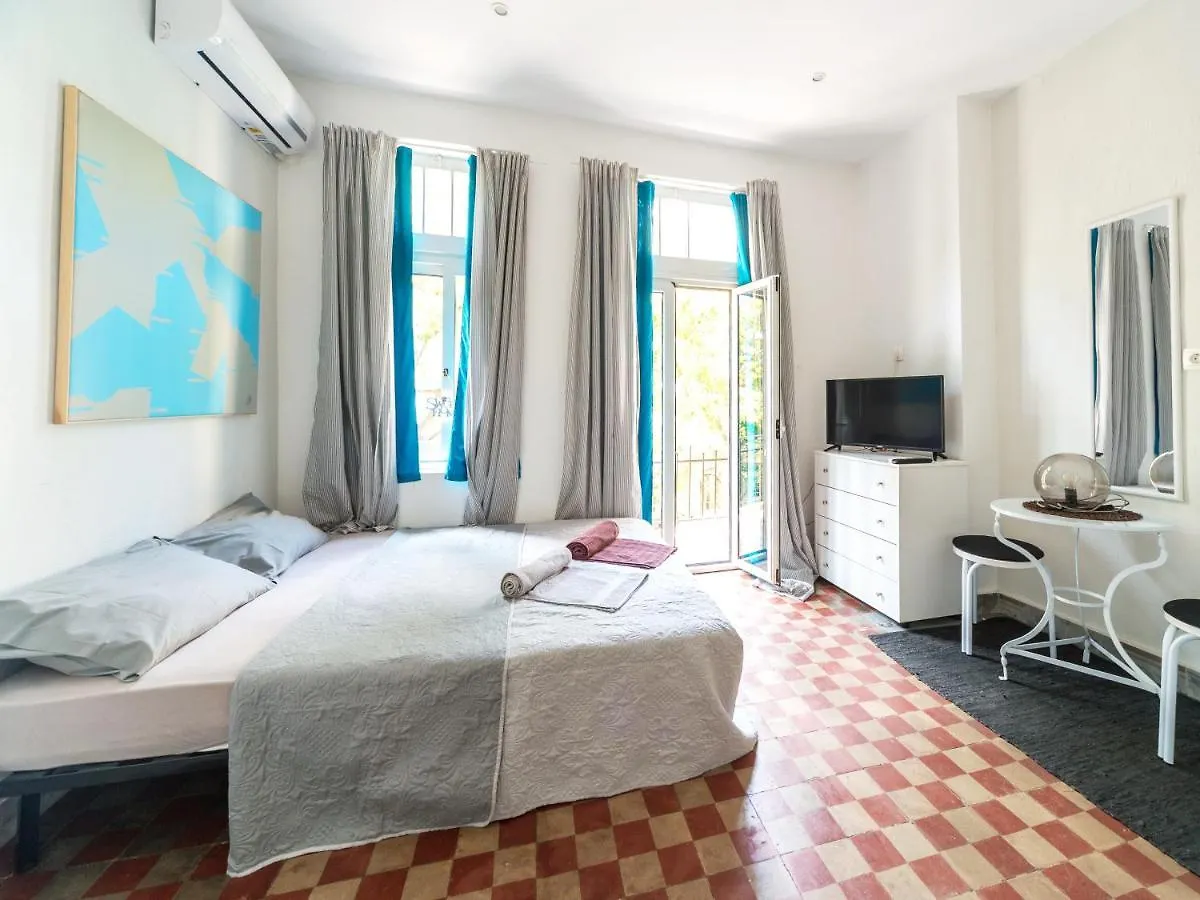 Quiet Central Studio In Historical Building Apartment Thessaloniki